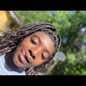 Meet your Posher, Cynthia